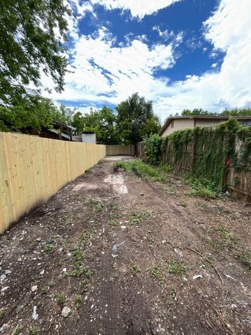 629 E 37th Street, Houston, TX 77022