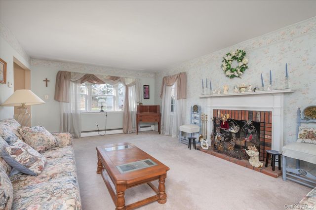 123 Wedgewood Drive, Coram, NY 11727