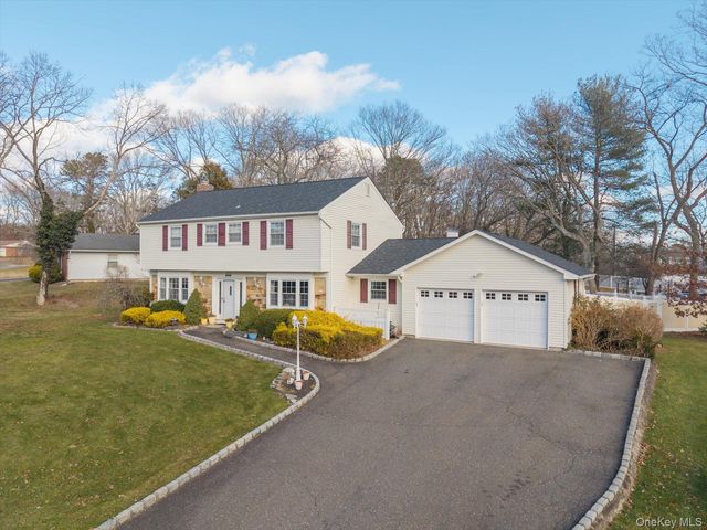 123 Wedgewood Drive, Coram, NY 11727