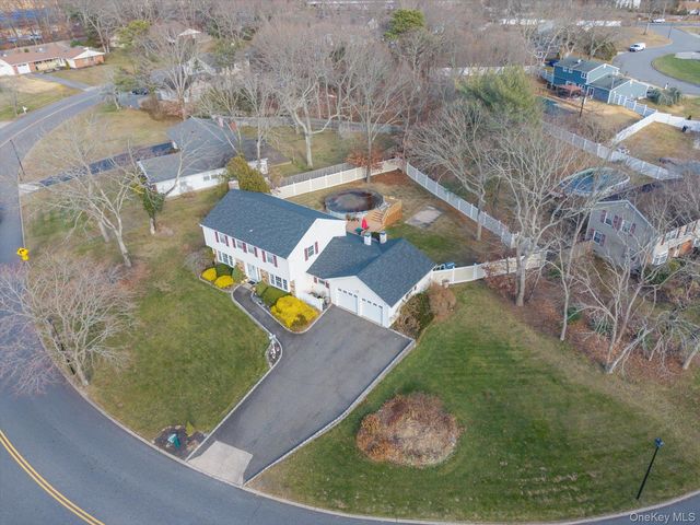 123 Wedgewood Drive, Coram, NY 11727