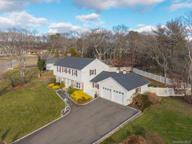 123 Wedgewood Drive, Coram, NY 11727
