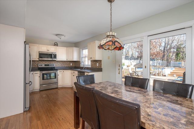 123 Wedgewood Drive, Coram, NY 11727