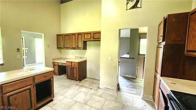 17866 Leggett Road, Montville, OH 44064