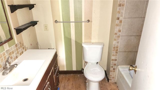 17866 Leggett Road, Montville, OH 44064