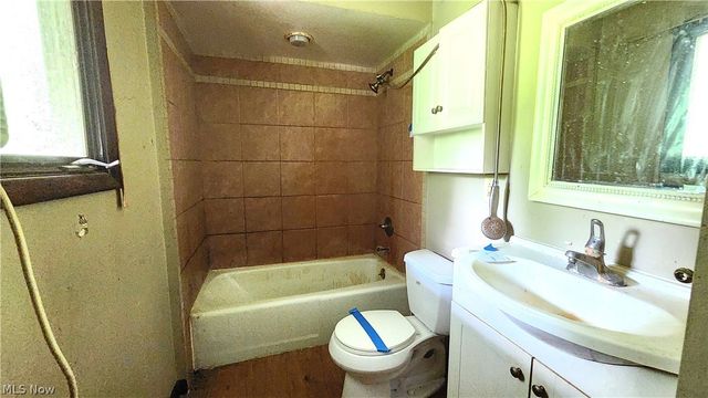 17866 Leggett Road, Montville, OH 44064