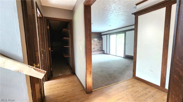 17866 Leggett Road, Montville, OH 44064