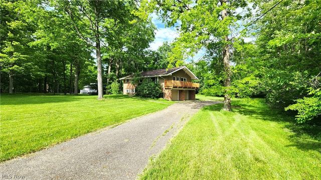 17866 Leggett Road, Montville, OH 44064