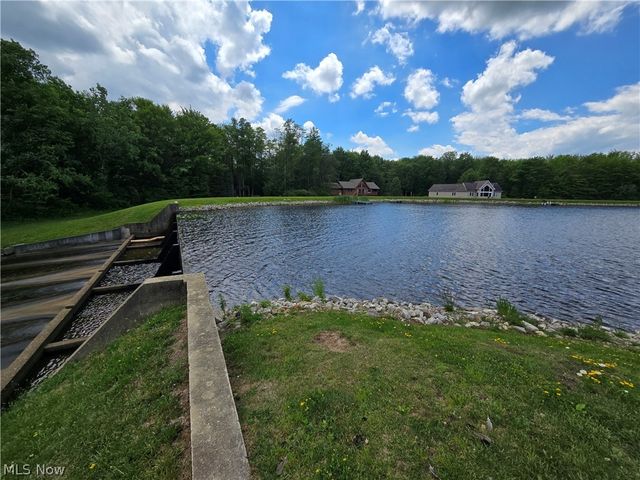 17866 Leggett Road, Montville, OH 44064