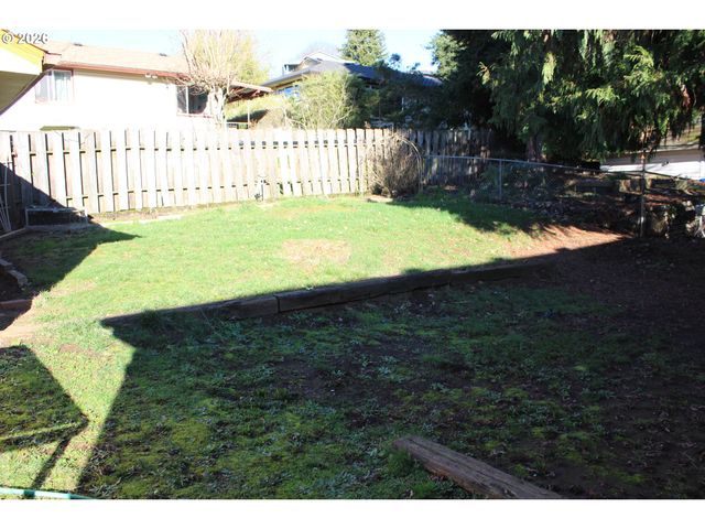 2906 E 12TH St, Vancouver, WA 98661