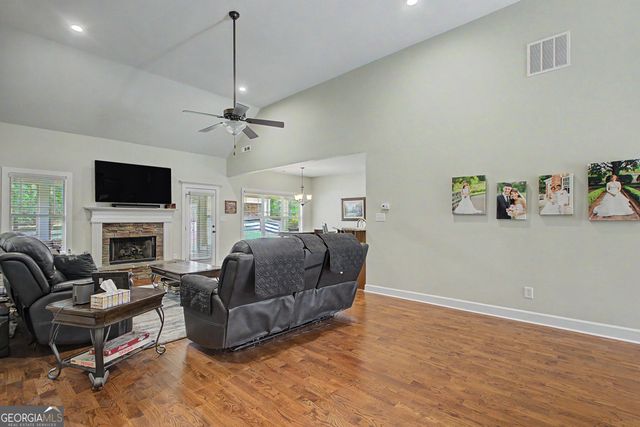 254 Magnolia Place Drive, Senoia, GA 30276