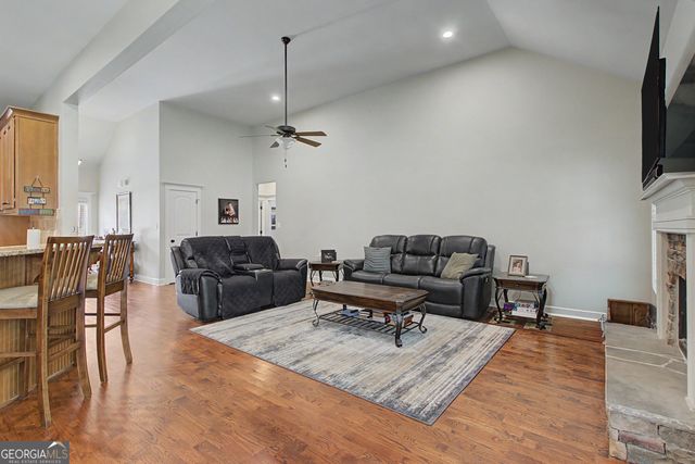 254 Magnolia Place Drive, Senoia, GA 30276