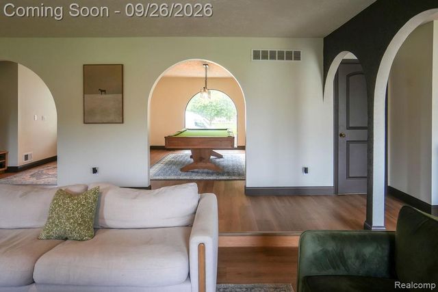 18071 Ryanwood Drive, Riverview, MI 48193