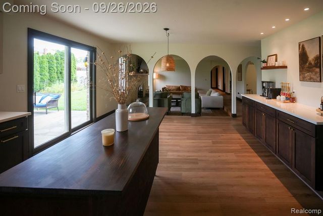 18071 Ryanwood Drive, Riverview, MI 48193