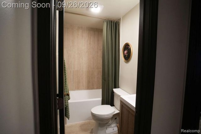 18071 Ryanwood Drive, Riverview, MI 48193