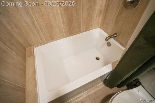 18071 Ryanwood Drive, Riverview, MI 48193