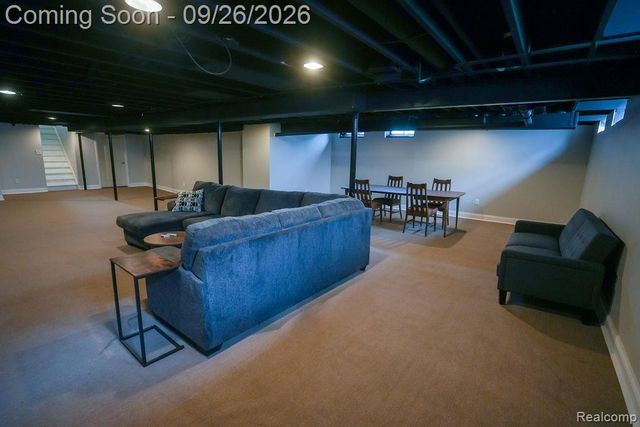 18071 Ryanwood Drive, Riverview, MI 48193