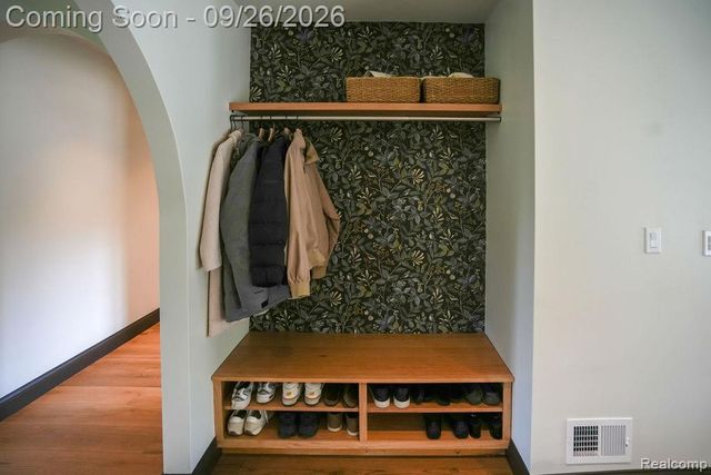 18071 Ryanwood Drive, Riverview, MI 48193