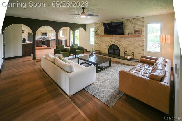 18071 Ryanwood Drive, Riverview, MI 48193