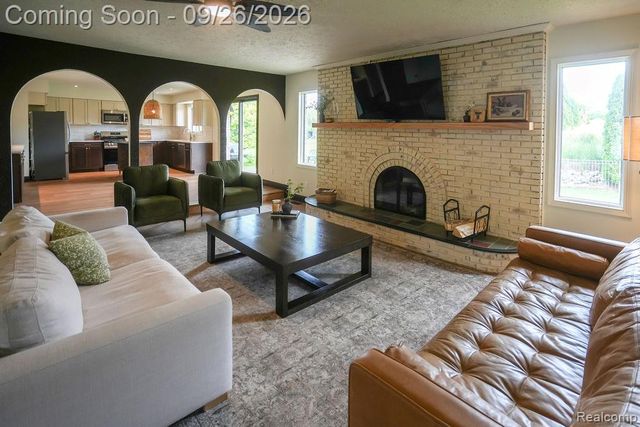 18071 Ryanwood Drive, Riverview, MI 48193