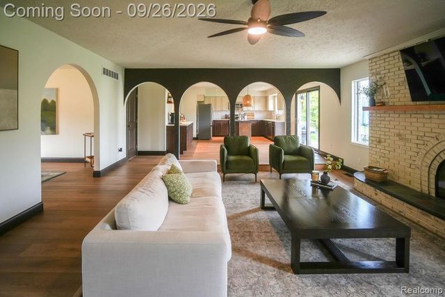 18071 Ryanwood Drive, Riverview, MI 48193
