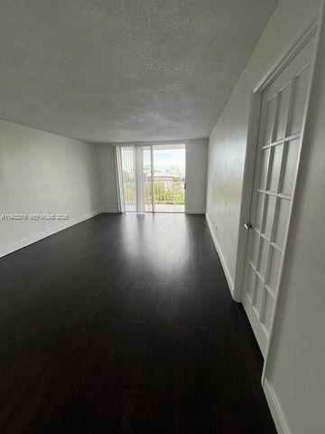 498 NW 165th St Rd D-503, Miami, FL 33169