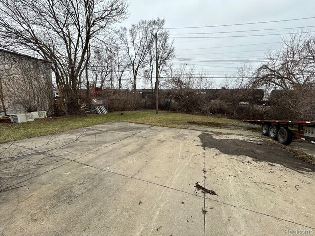 18435 Weaver Street, Detroit, MI 48228