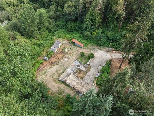 321 68th Avenue E, Tacoma, WA 98424