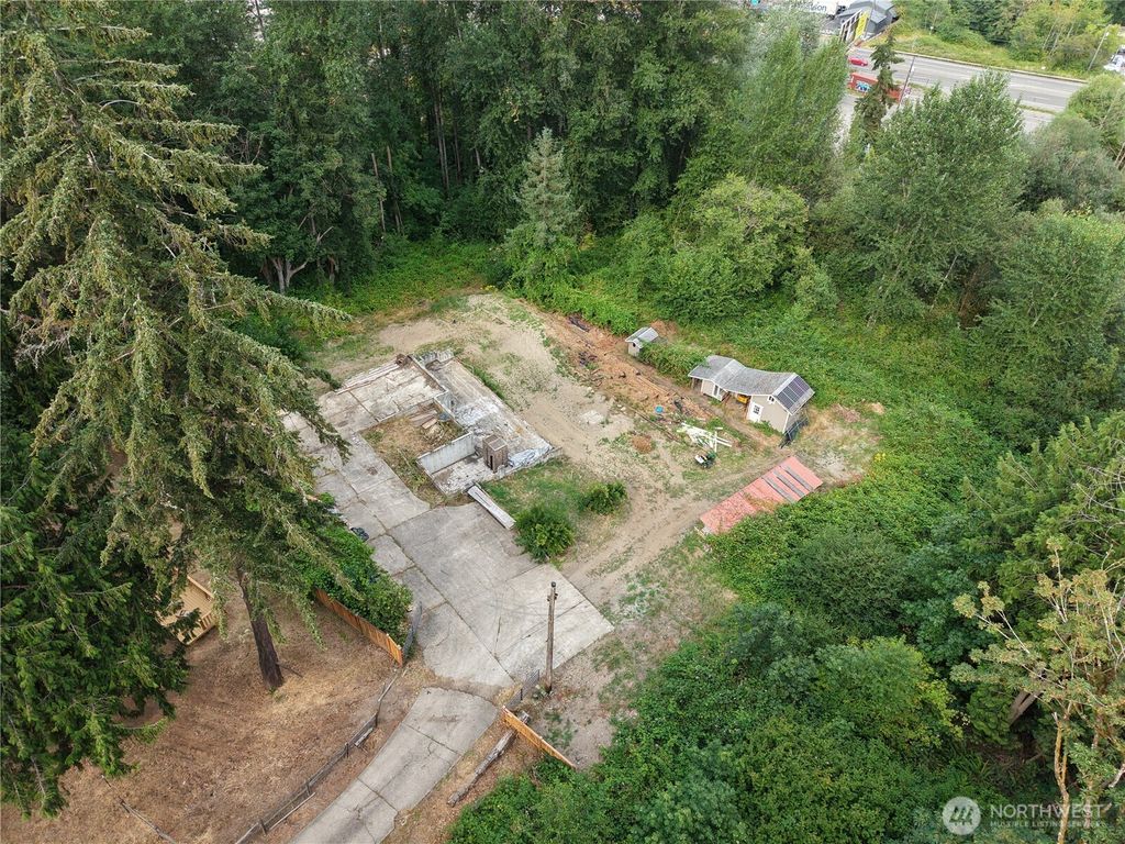 321 68th Avenue E, Tacoma, WA 98424