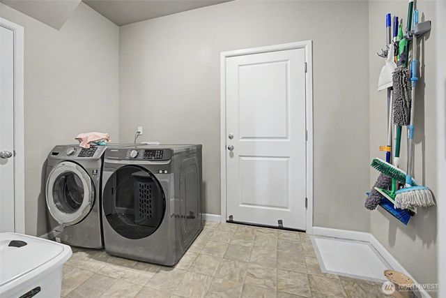 502 Carrier Avenue SW, Orting, WA 98360