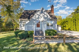 25 State Park Drive, Bay City, MI 48706