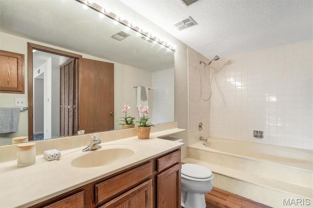 1436 Heritage Landing 108, St Charles, MO 63303