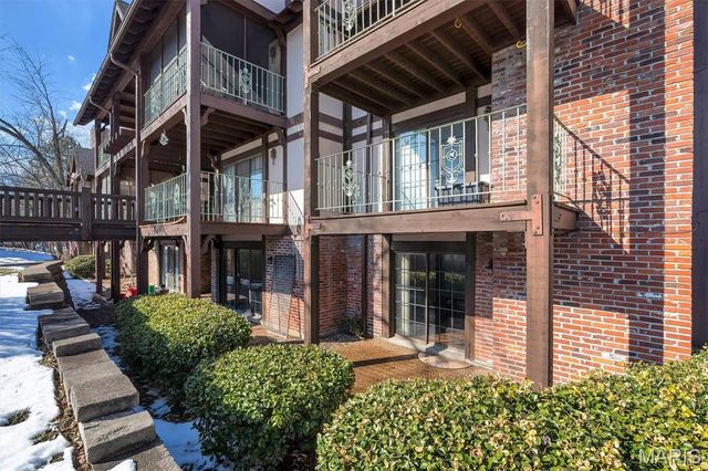 1436 Heritage Landing 108, St Charles, MO 63303