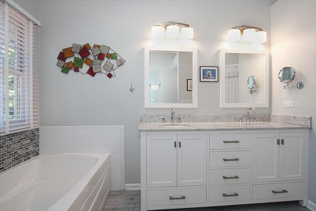 3404 Green Pastures Road, Carpentersville, IL 60110