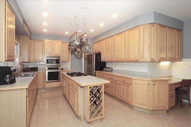 3404 Green Pastures Road, Carpentersville, IL 60110