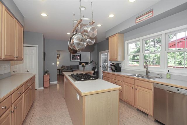 3404 Green Pastures Road, Carpentersville, IL 60110