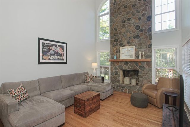 3404 Green Pastures Road, Carpentersville, IL 60110