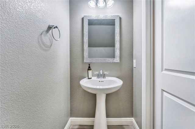 5981 Smith Valley Road, Las Vegas, NV 89148