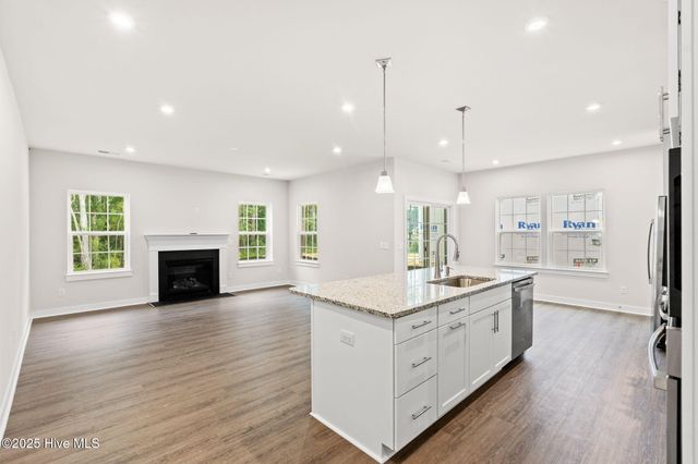 2210 Webfoot Drive NE, Bolivia, NC 28422
