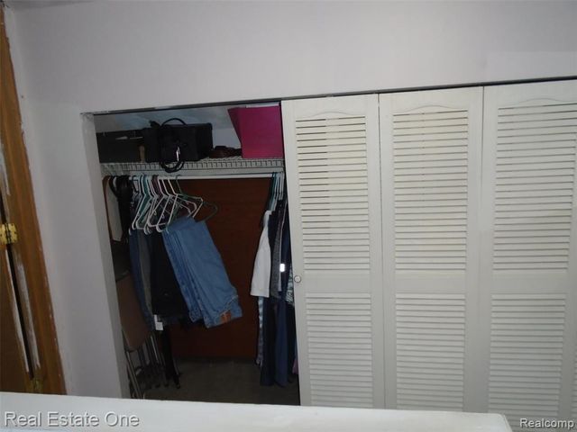 27736 Elmdale Street, Saint Clair Shores, MI 48081