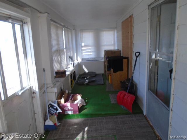 27736 Elmdale Street, Saint Clair Shores, MI 48081