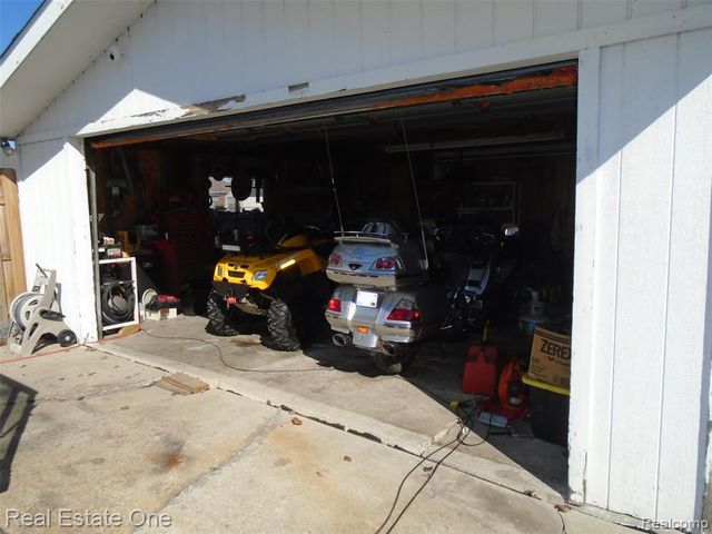 27736 Elmdale Street, Saint Clair Shores, MI 48081