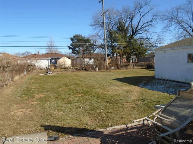 27736 Elmdale Street, Saint Clair Shores, MI 48081