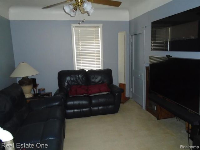 27736 Elmdale Street, Saint Clair Shores, MI 48081