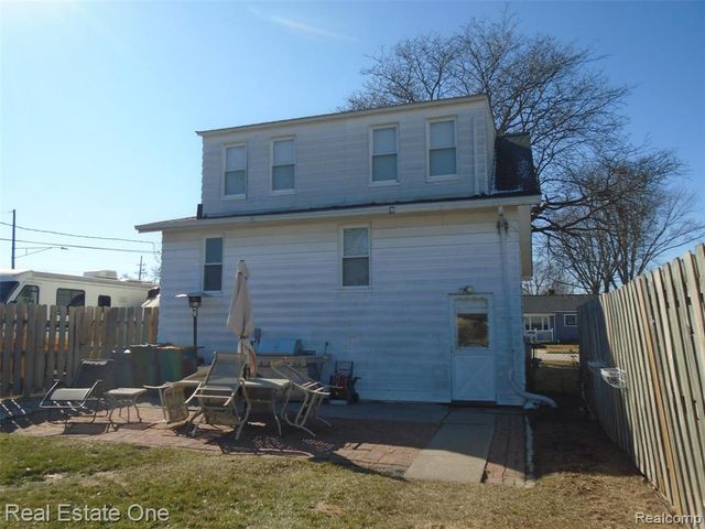 27736 Elmdale Street, Saint Clair Shores, MI 48081