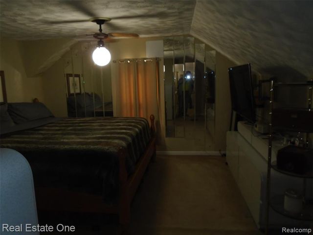 27736 Elmdale Street, Saint Clair Shores, MI 48081