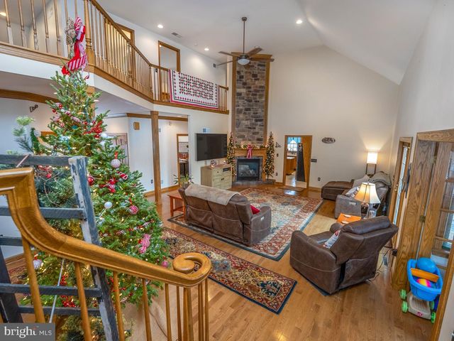 1709 RAGGED EDGE RD, Chambersburg, PA 17202