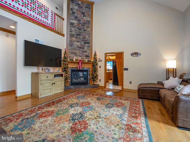 1709 RAGGED EDGE RD, Chambersburg, PA 17202