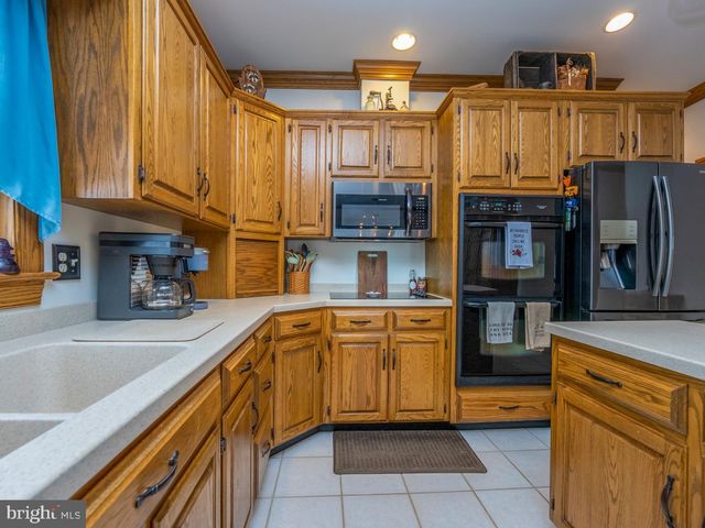 1709 RAGGED EDGE RD, Chambersburg, PA 17202