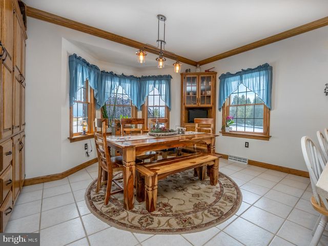 1709 RAGGED EDGE RD, Chambersburg, PA 17202