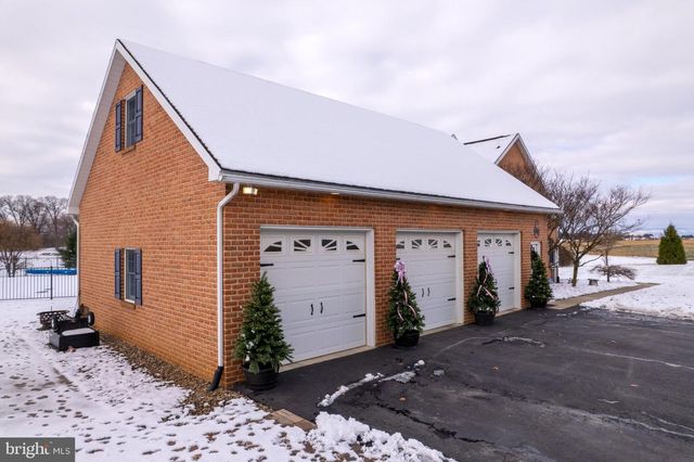 1709 RAGGED EDGE RD, Chambersburg, PA 17202